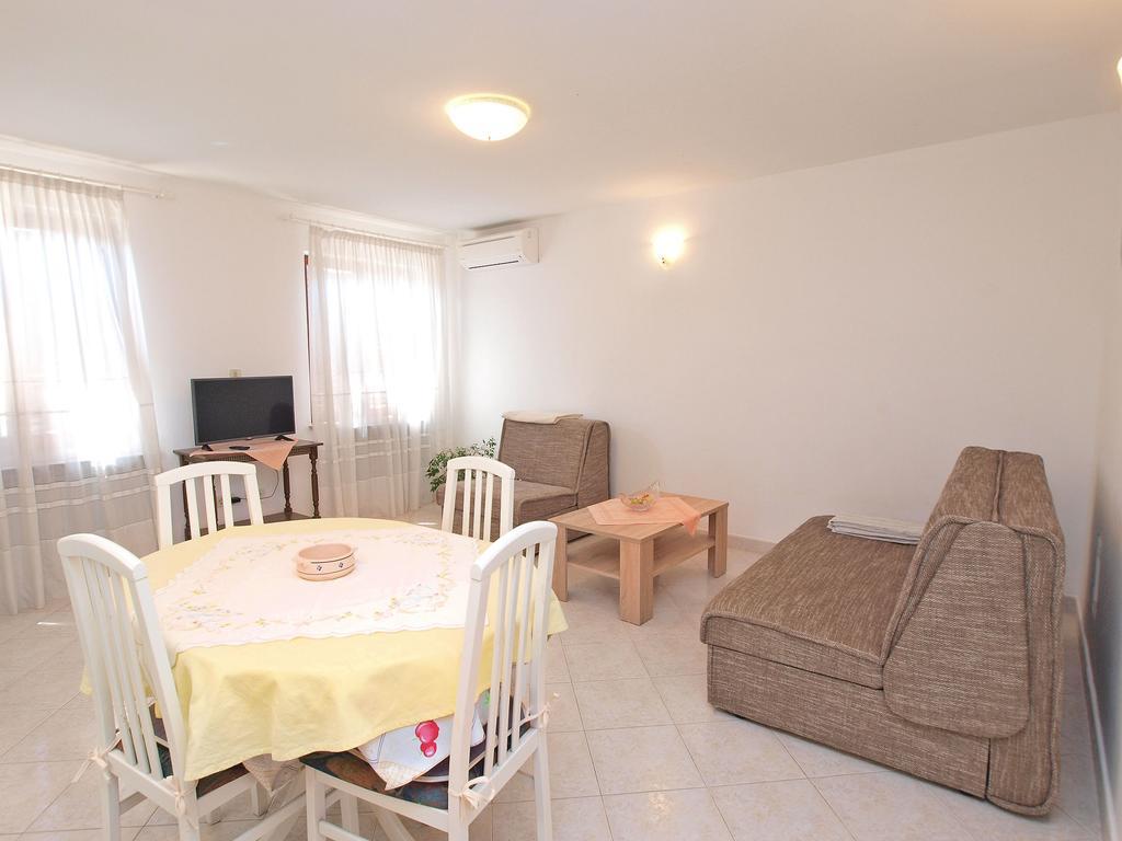 Apartments Milan 1457 Rovinj Extérieur photo